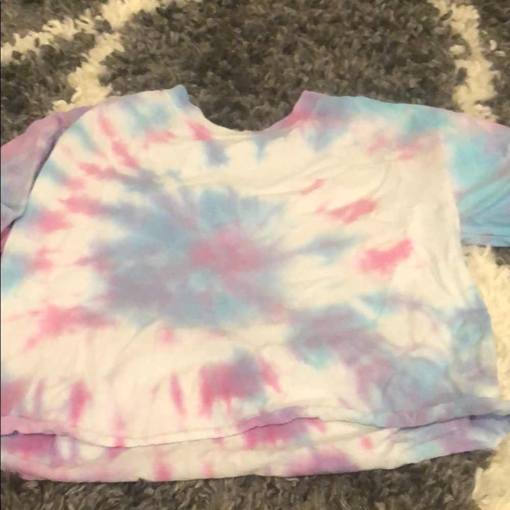 CROPPED TIE DYE SHIRT